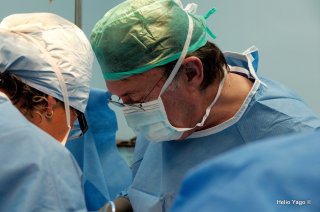 Equipo médico trabajando