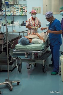 Equipo médico trabajando