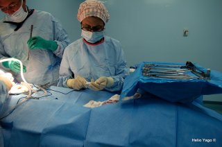 Equipo médico trabajando