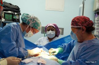 Equipo médico trabajando