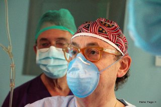 Equipo médico trabajando