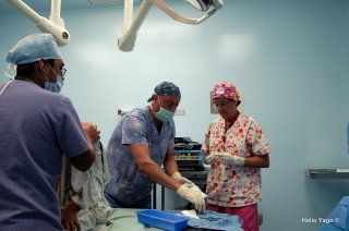 Equipo médico trabajando