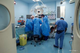 Equipo médico trabajando