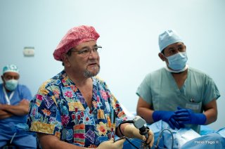 Equipo médico trabajando