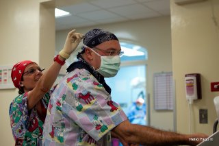 Equipo médico trabajando