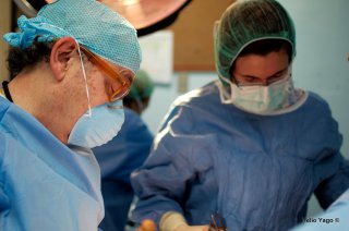 Equipo médico trabajando