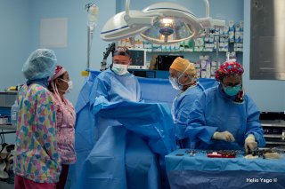 Equipo médico trabajando