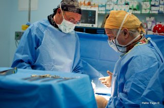 Equipo médico trabajando