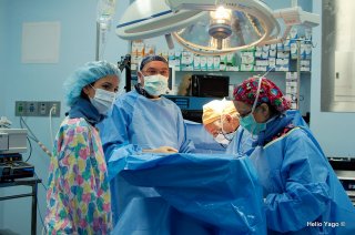 Equipo médico trabajando