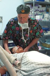 Equipo médico trabajando