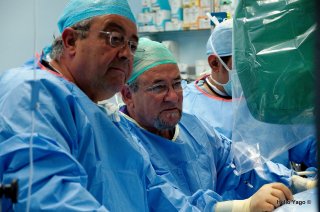 Equipo médico trabajando