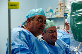 Equipo médico trabajando