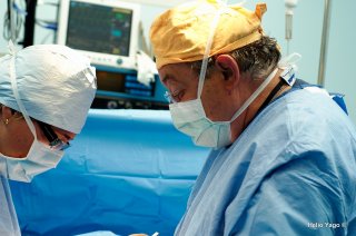 Equipo médico trabajando