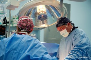 Equipo médico trabajando