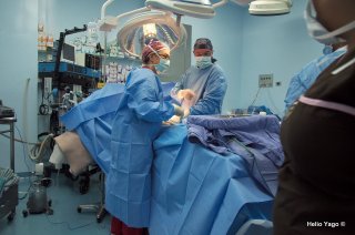 Equipo médico trabajando