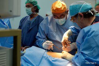 Equipo médico trabajando