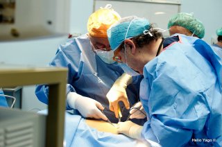 Equipo médico trabajando