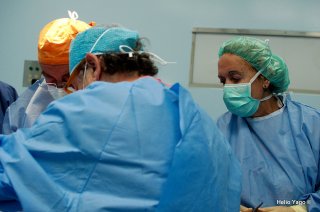 Equipo médico trabajando
